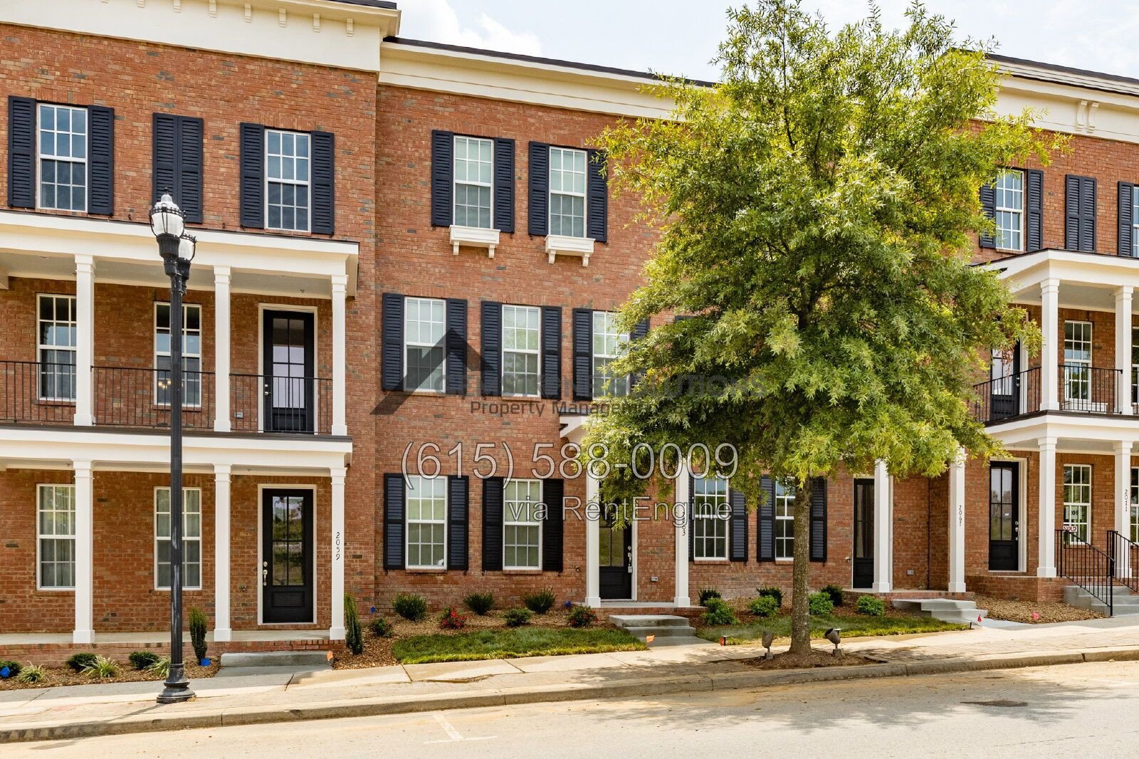 Modern Tollgate Village Townhome – 3 bedrooms, 3.5 Bathrooms in 3 Levels property image