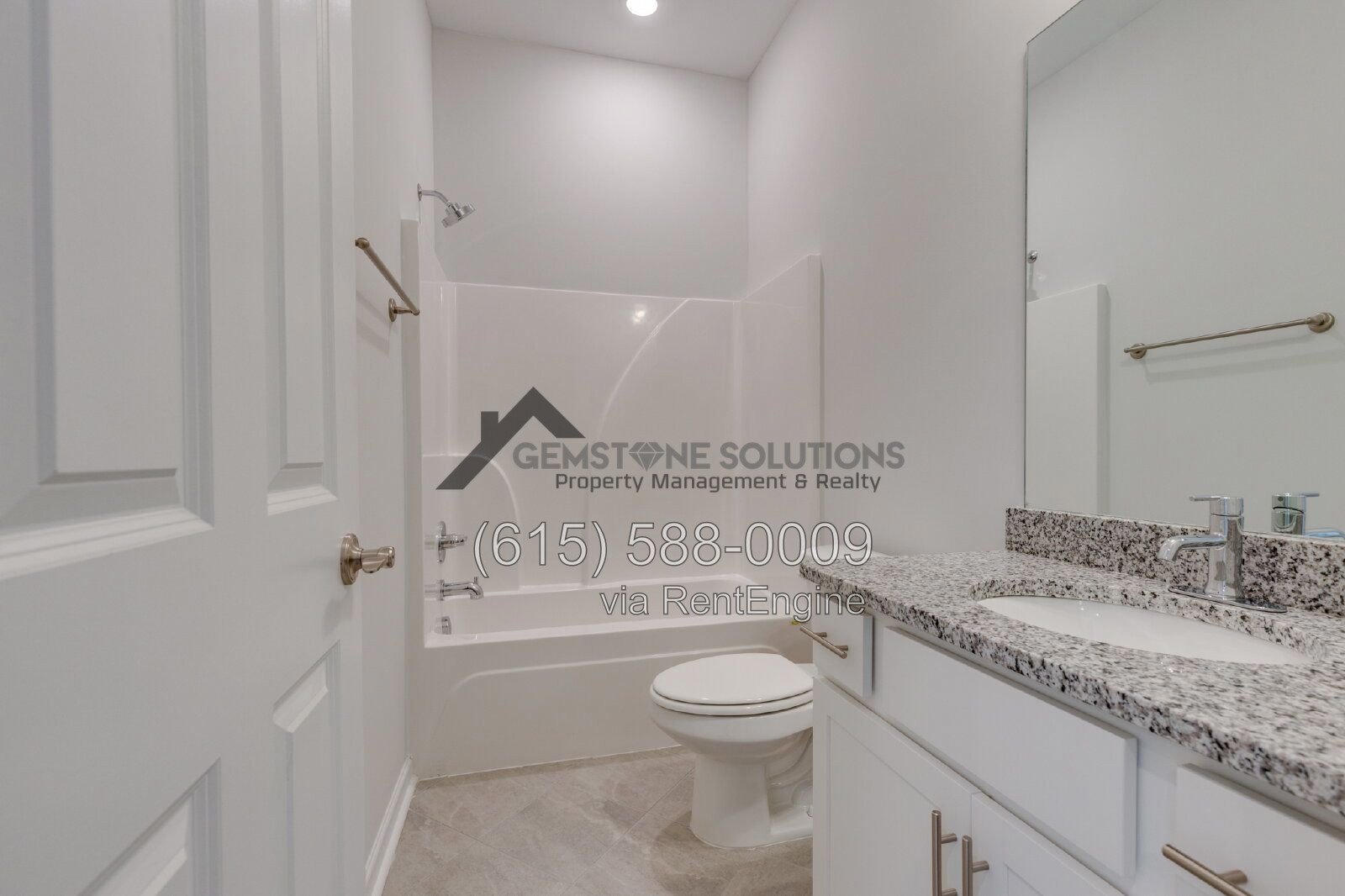 Modern Tollgate Village Townhome – 3 bedrooms, 3.5 Bathrooms in 3 Levels property image