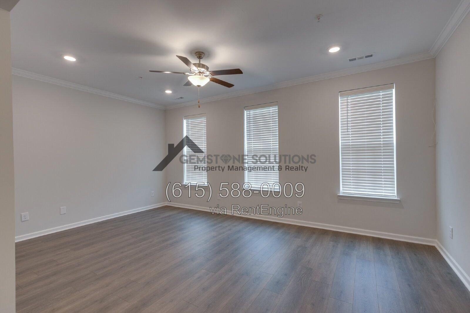 Modern Tollgate Village Townhome – 3 bedrooms, 3.5 Bathrooms in 3 Levels property image