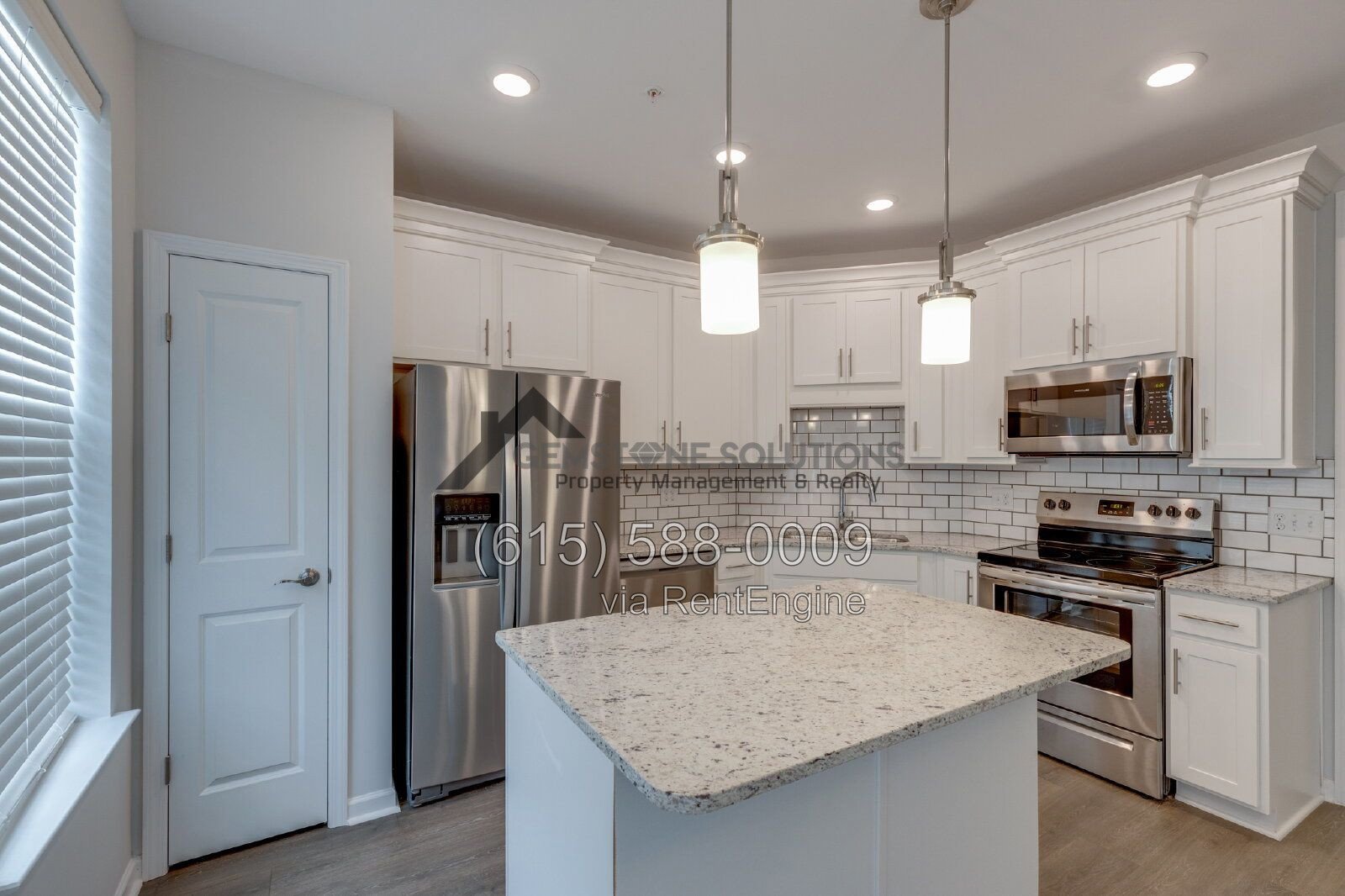 Modern Tollgate Village Townhome – 3 bedrooms, 3.5 Bathrooms in 3 Levels property image