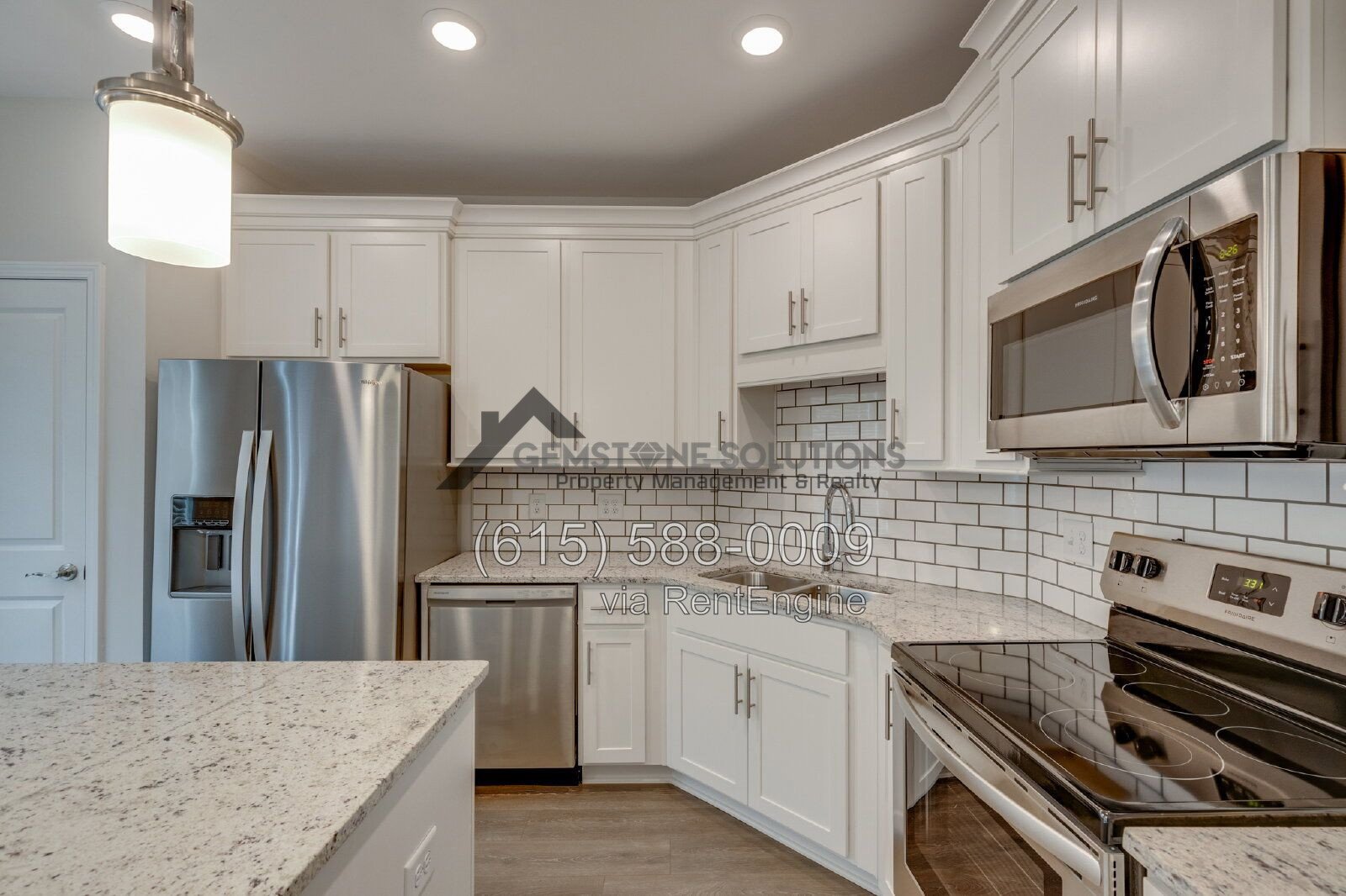 Modern Tollgate Village Townhome – 3 bedrooms, 3.5 Bathrooms in 3 Levels property image