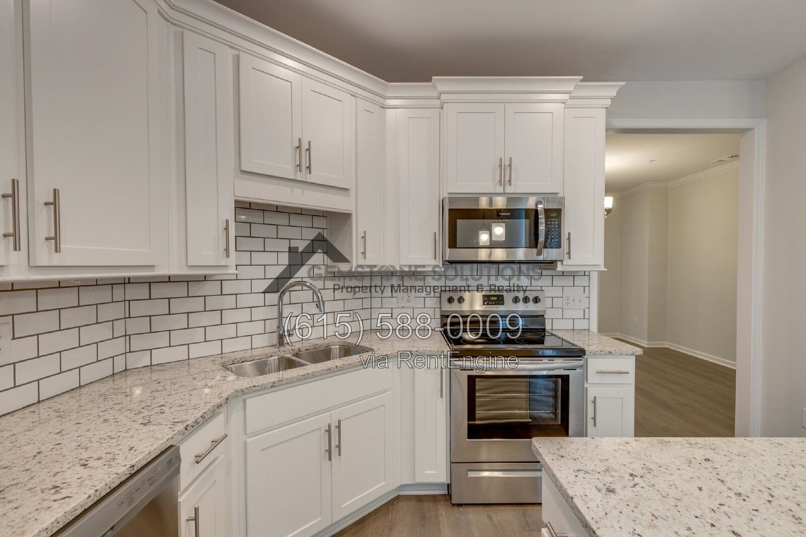 Modern Tollgate Village Townhome – 3 bedrooms, 3.5 Bathrooms in 3 Levels property image