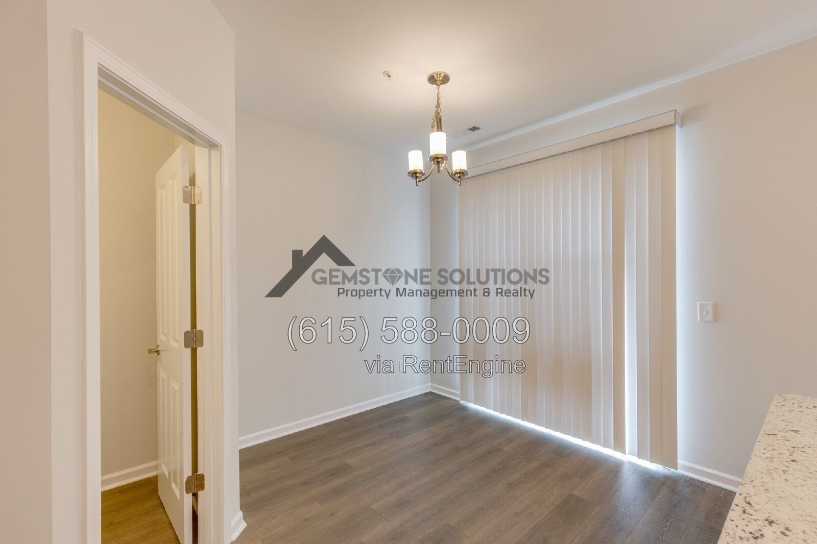 Modern Tollgate Village Townhome – 3 bedrooms, 3.5 Bathrooms in 3 Levels property image