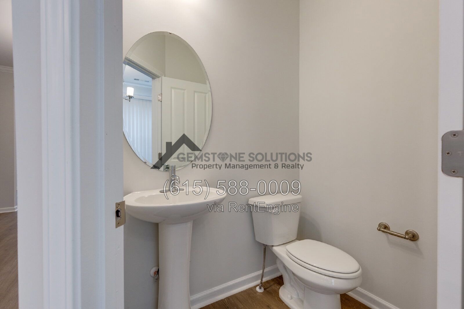 Modern Tollgate Village Townhome – 3 bedrooms, 3.5 Bathrooms in 3 Levels property image