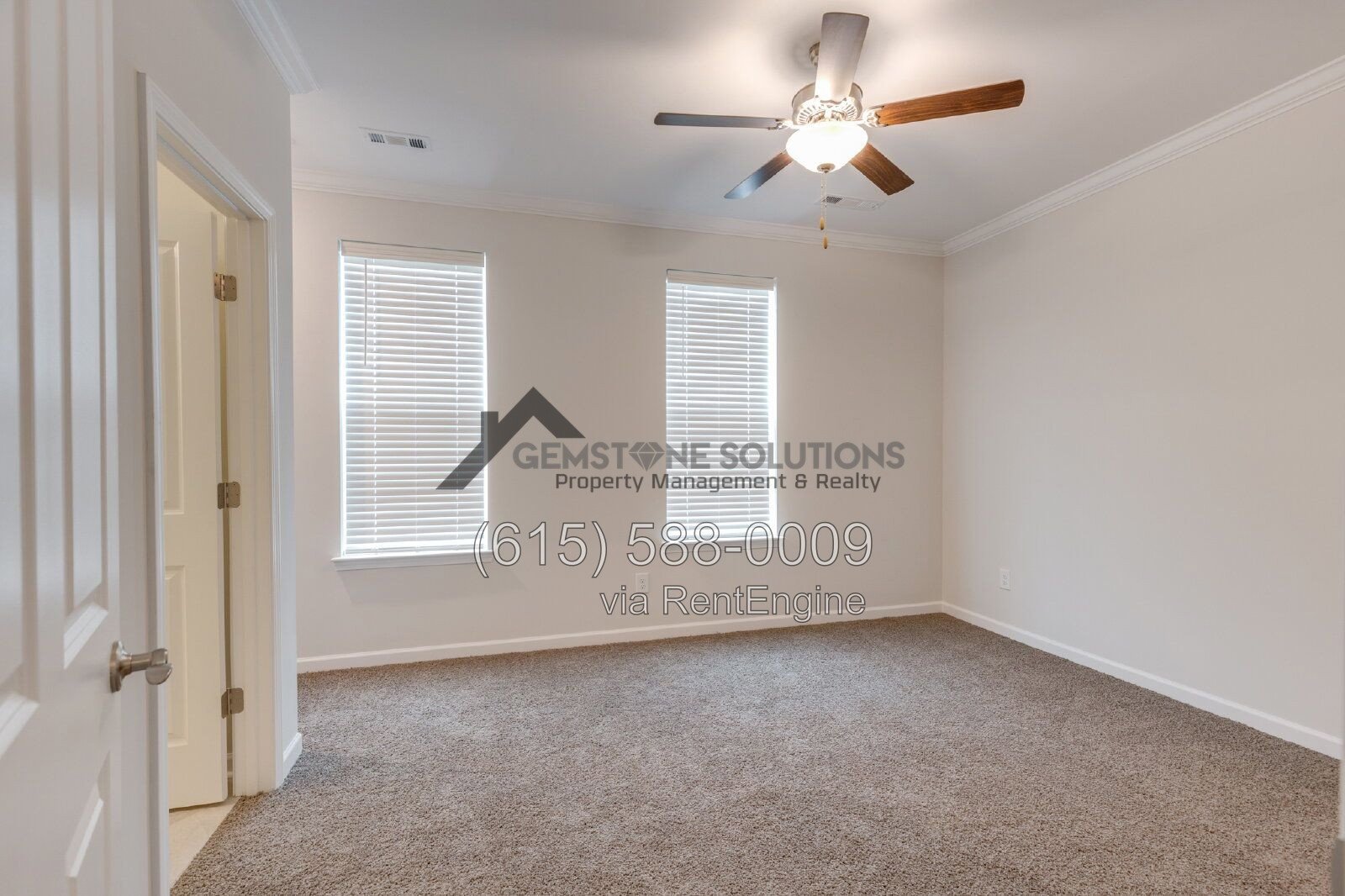 Modern Tollgate Village Townhome – 3 bedrooms, 3.5 Bathrooms in 3 Levels property image