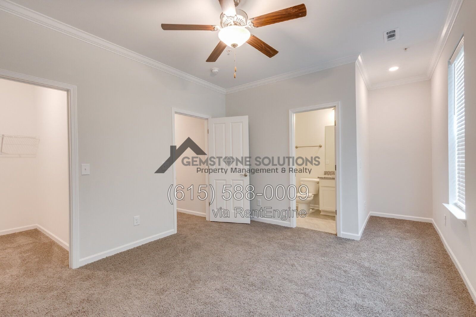 Modern Tollgate Village Townhome – 3 bedrooms, 3.5 Bathrooms in 3 Levels property image