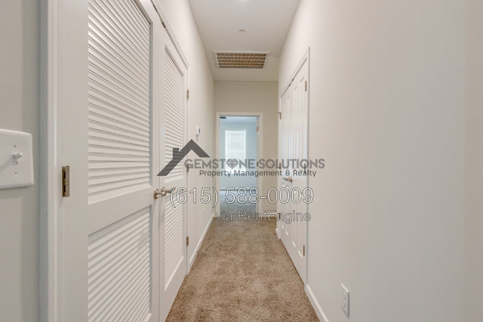 Modern Tollgate Village Townhome – 3 bedrooms, 3.5 Bathrooms in 3 Levels property image