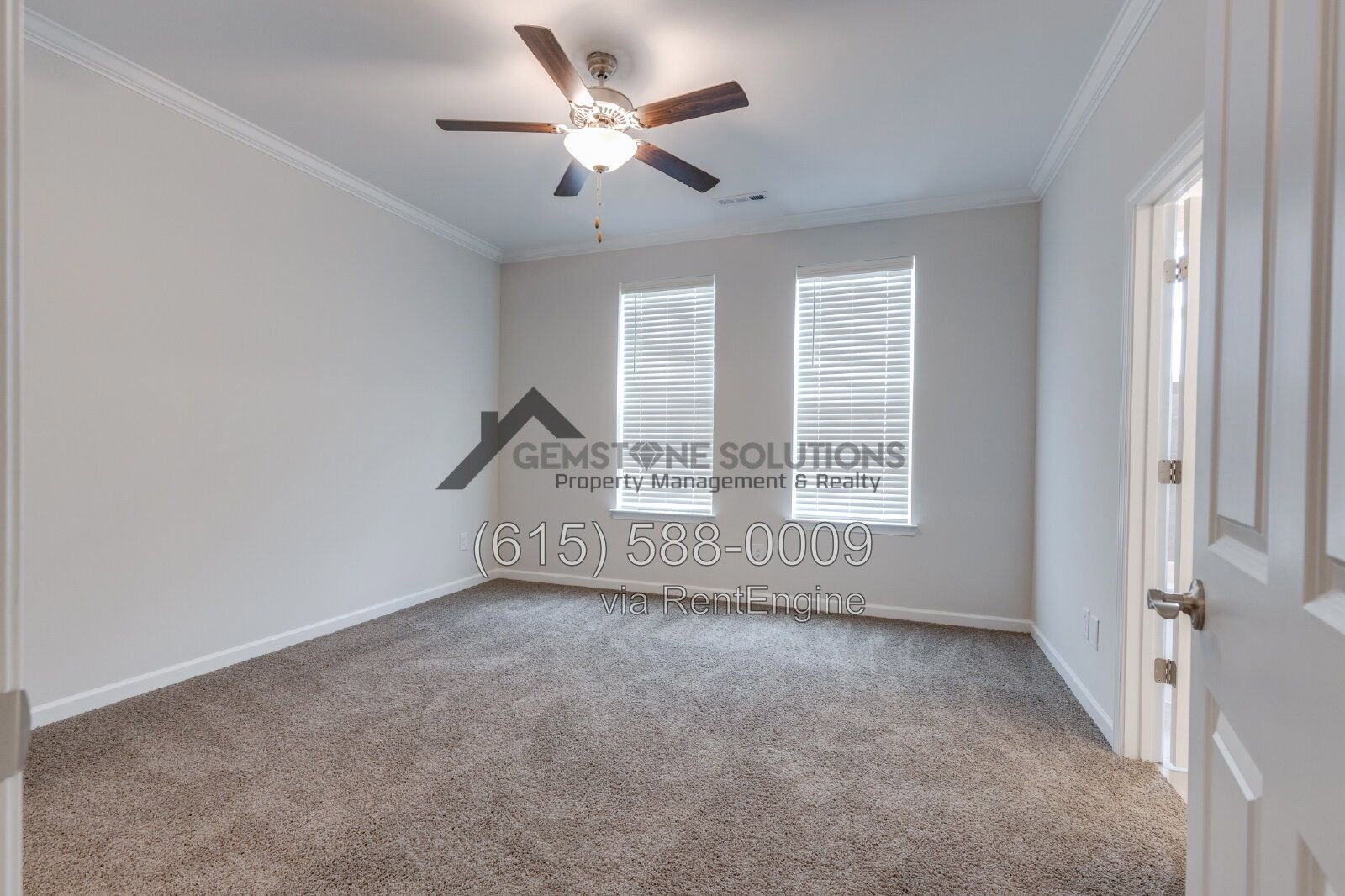 Modern Tollgate Village Townhome – 3 bedrooms, 3.5 Bathrooms in 3 Levels property image