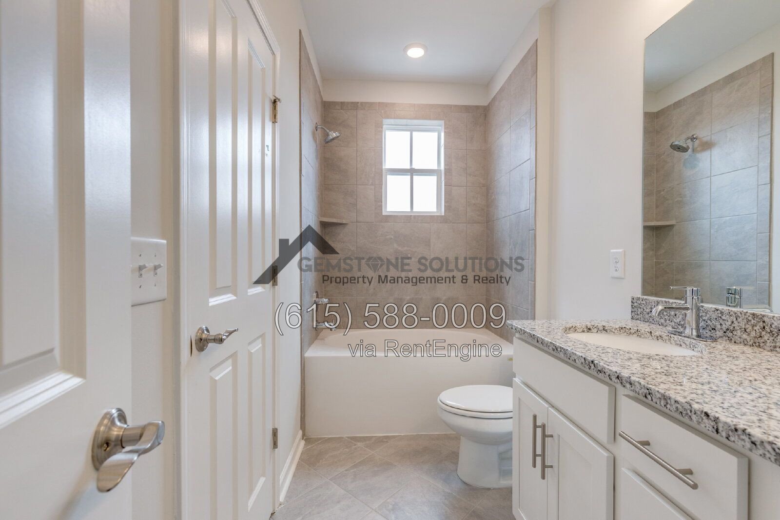Modern Tollgate Village Townhome – 3 bedrooms, 3.5 Bathrooms in 3 Levels property image