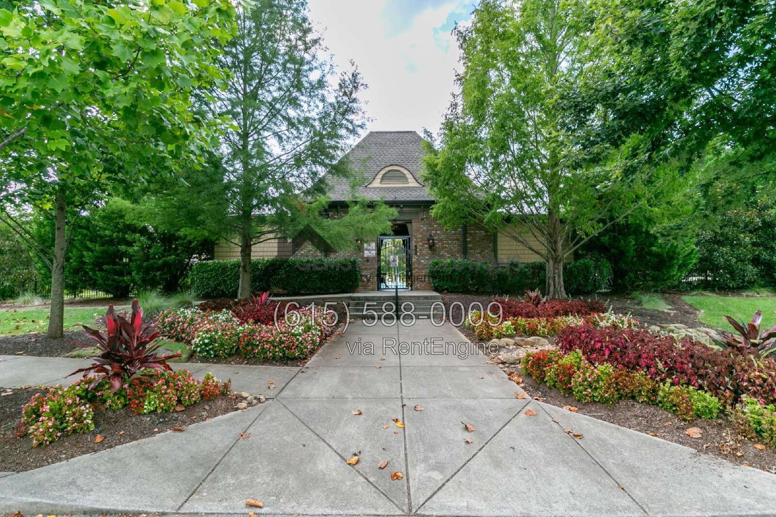 Modern Tollgate Village Townhome – 3 bedrooms, 3.5 Bathrooms in 3 Levels property image