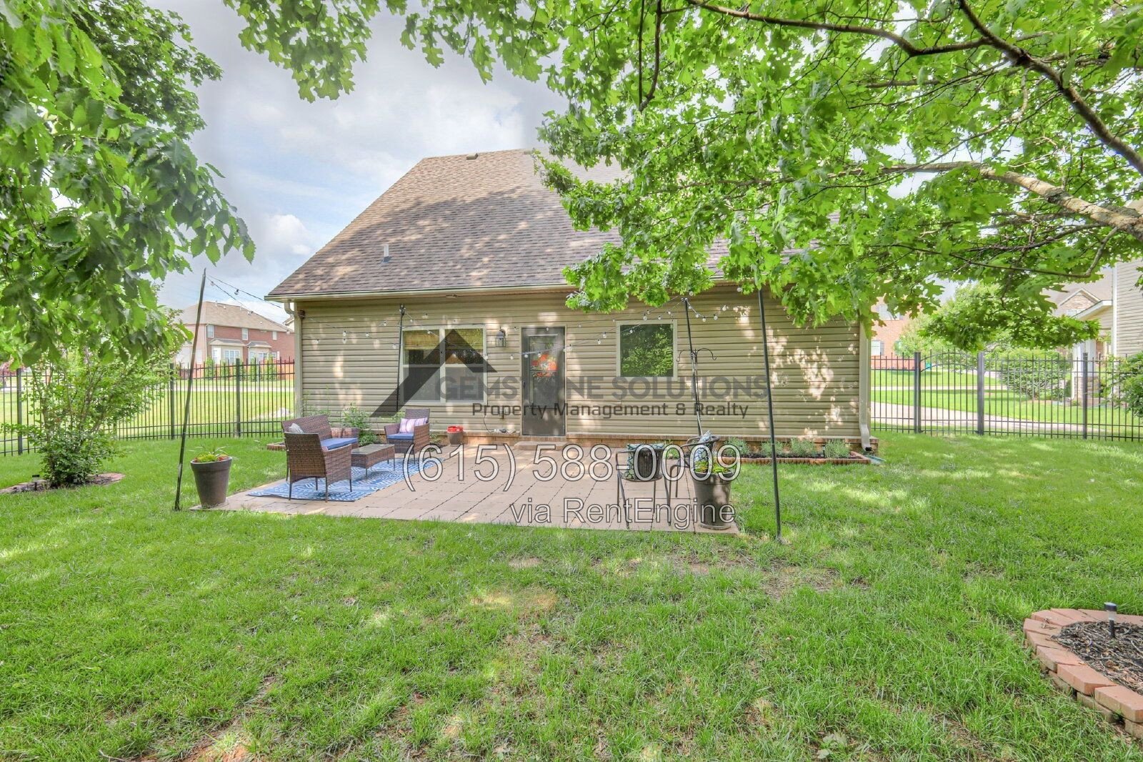Charming 3-bedroom, 2.5-bathroom home in the heart of Spring Hill property image