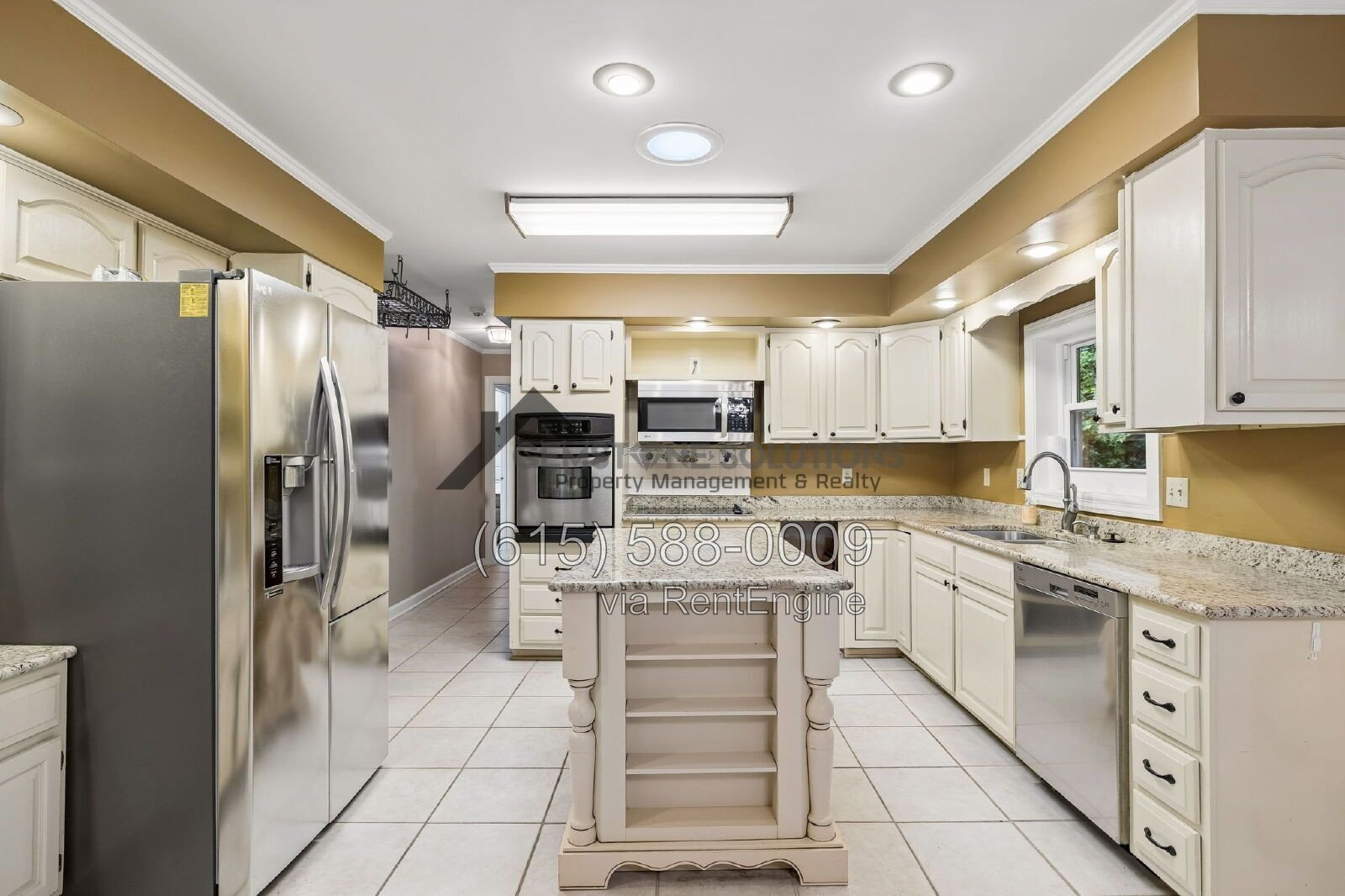 Spacious 4-Bedroom 3.5 bathroom Home with Private Mother-in-Law Suite! in Goodlettsville property image
