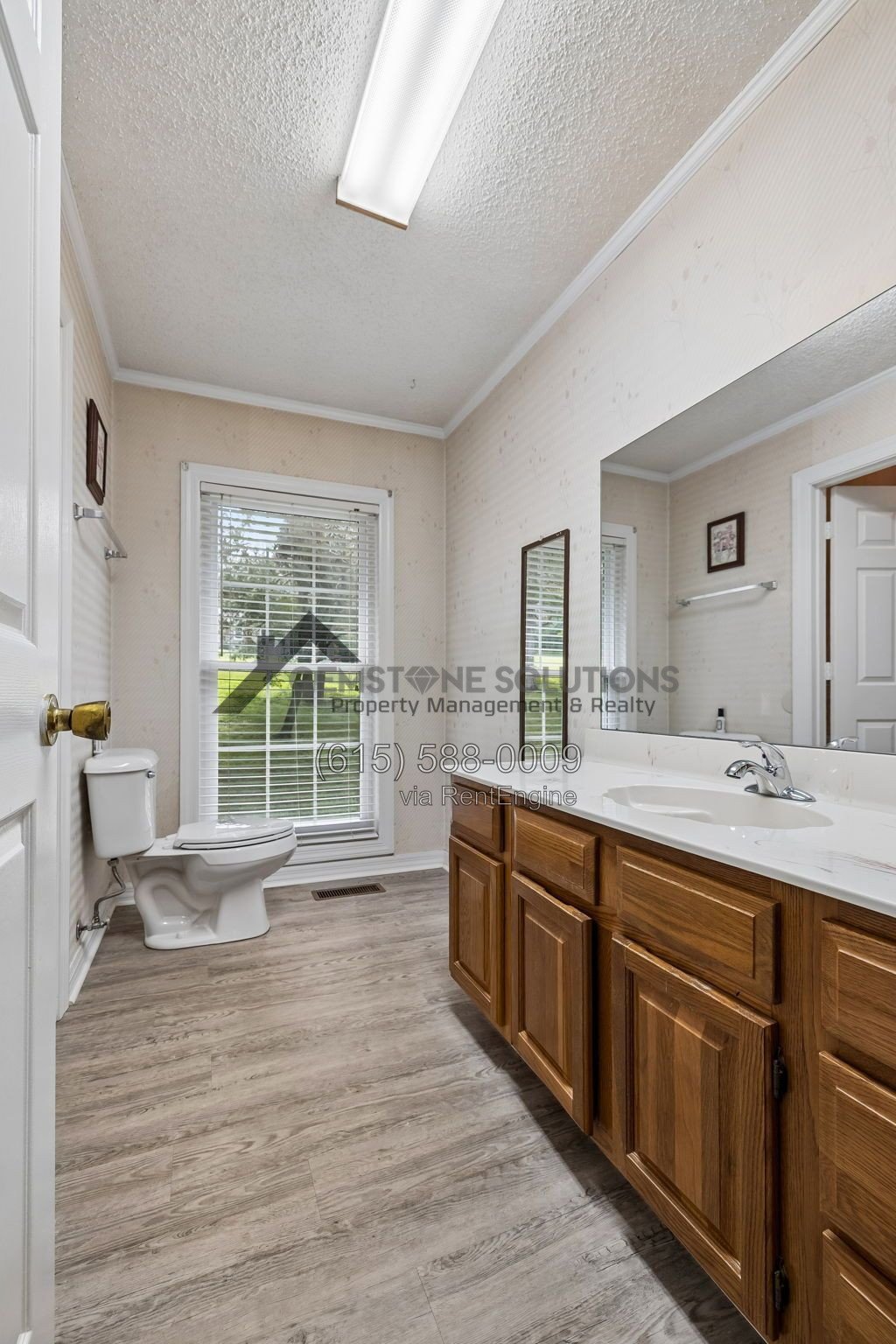 Spacious 4-Bedroom 3.5 bathroom Home with Private Mother-in-Law Suite! in Goodlettsville property image