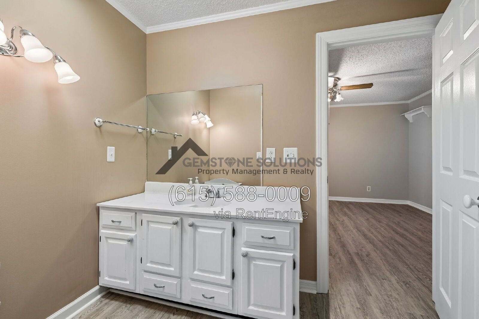 Spacious 4-Bedroom 3.5 bathroom Home with Private Mother-in-Law Suite! in Goodlettsville property image