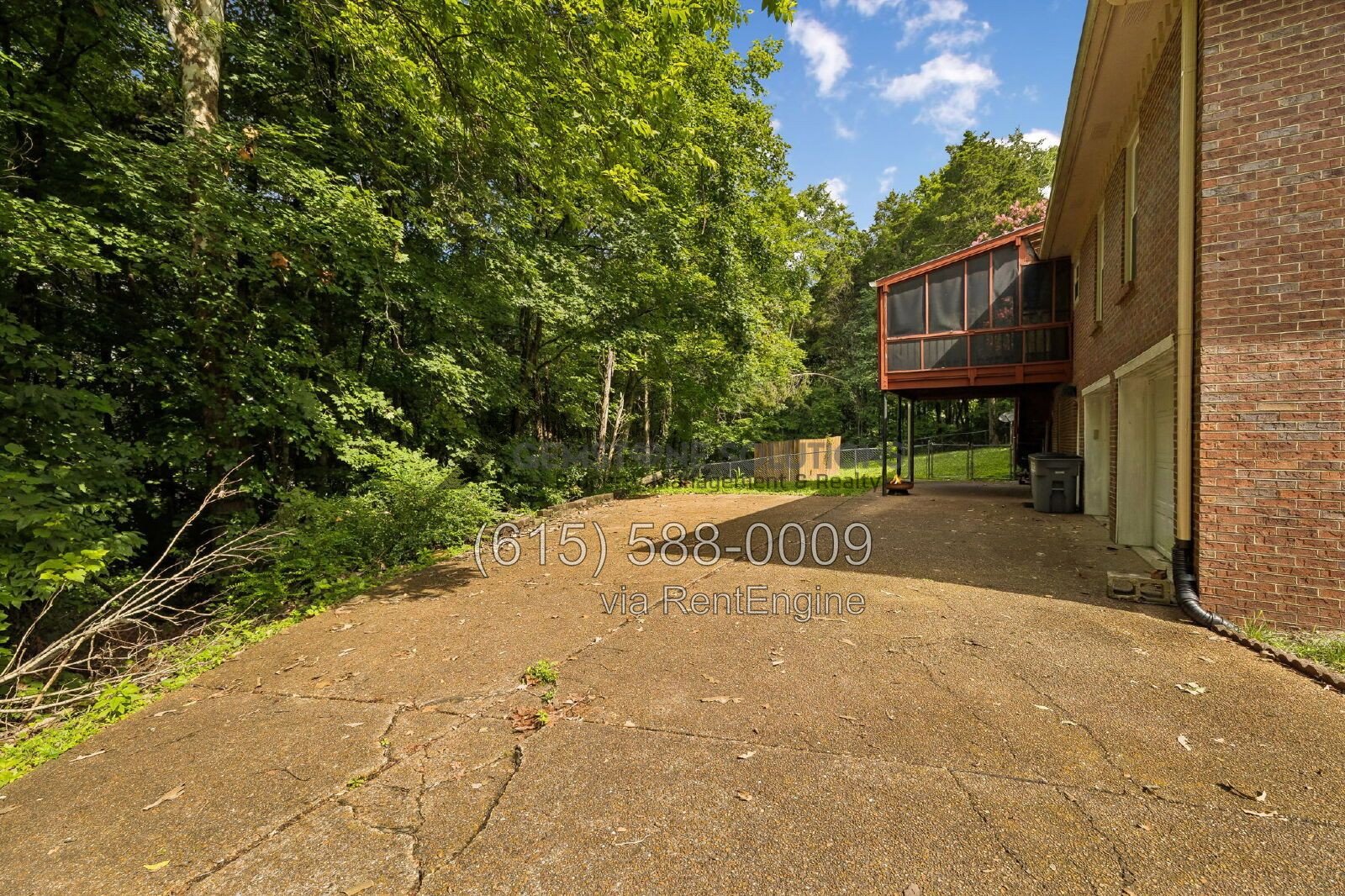 Spacious 4-Bedroom 3.5 bathroom Home with Private Mother-in-Law Suite! in Goodlettsville property image