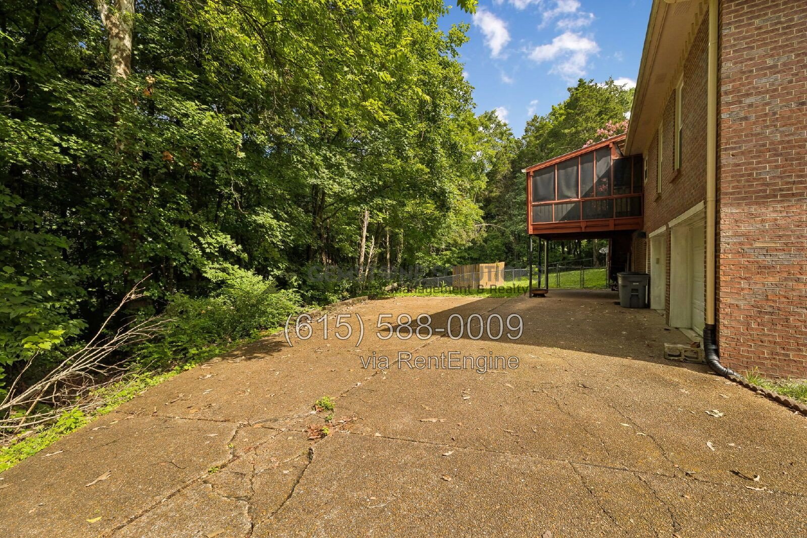 Spacious 4-Bedroom 3.5 bathroom Home with Private Mother-in-Law Suite! in Goodlettsville property image