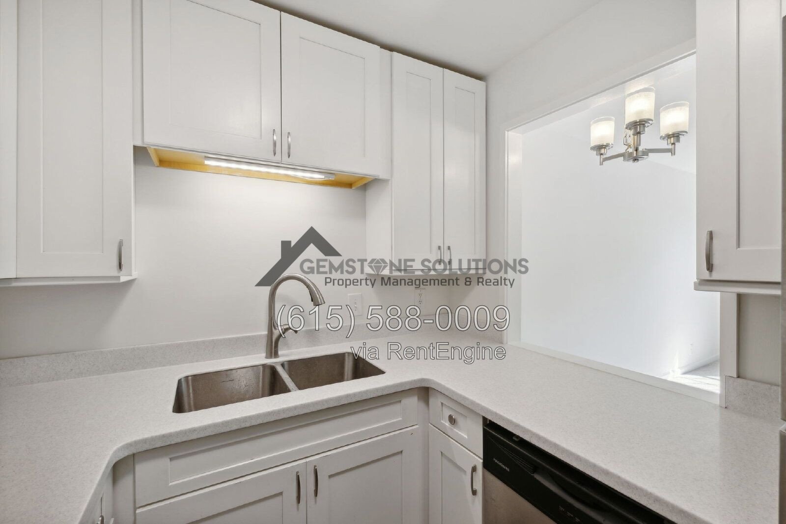 Charming 1 bed 1.5 bath at Laurelwood property image