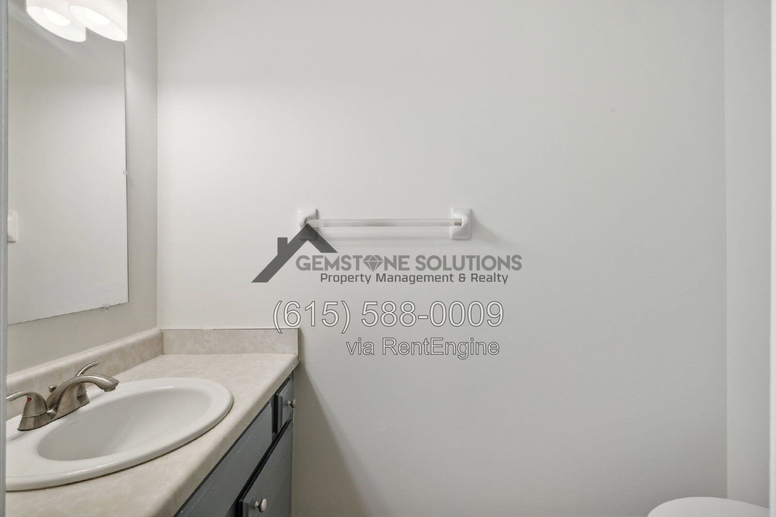Charming 1 bed 1.5 bath at Laurelwood property image