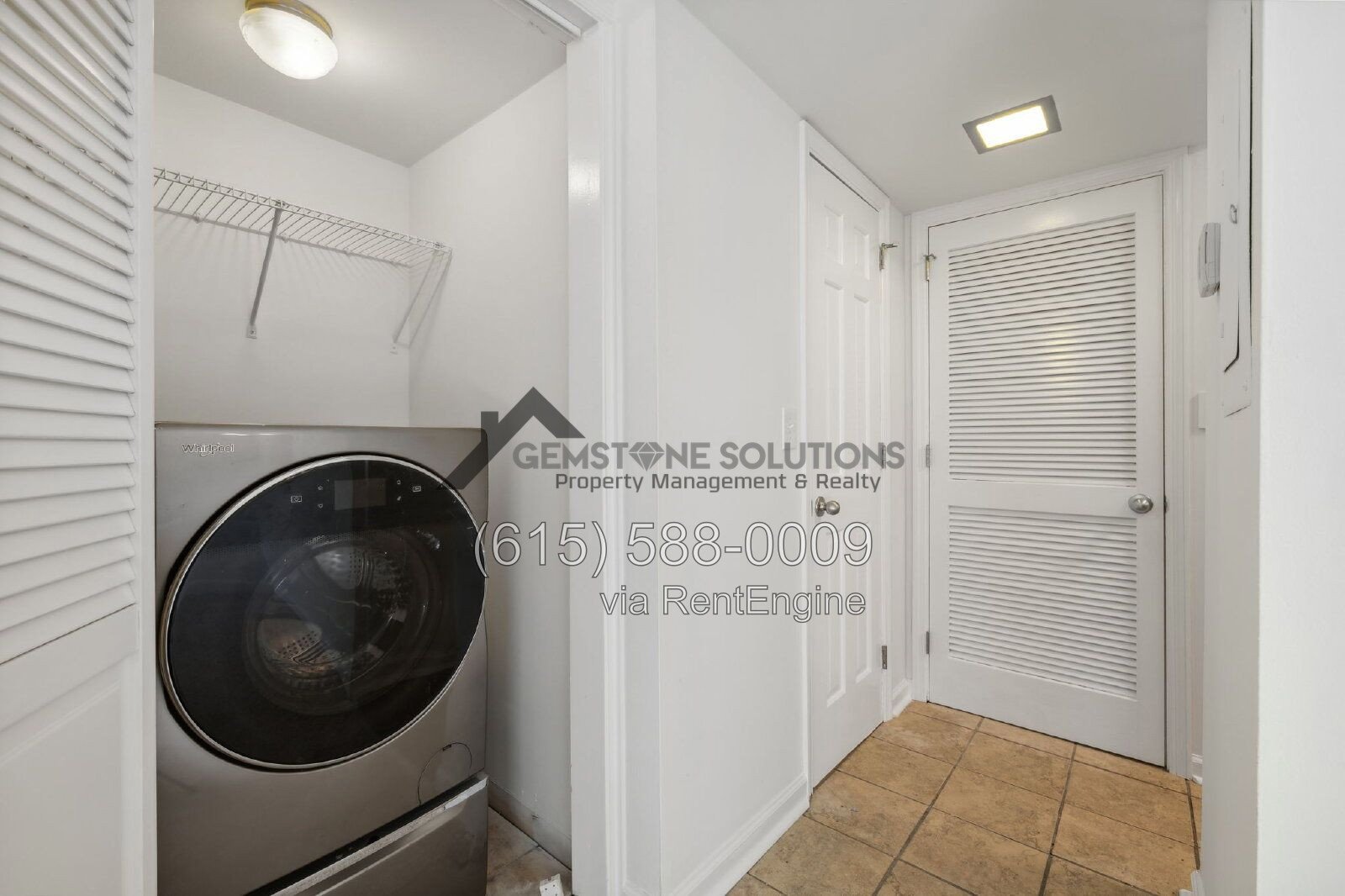Charming 1 bed 1.5 bath at Laurelwood property image