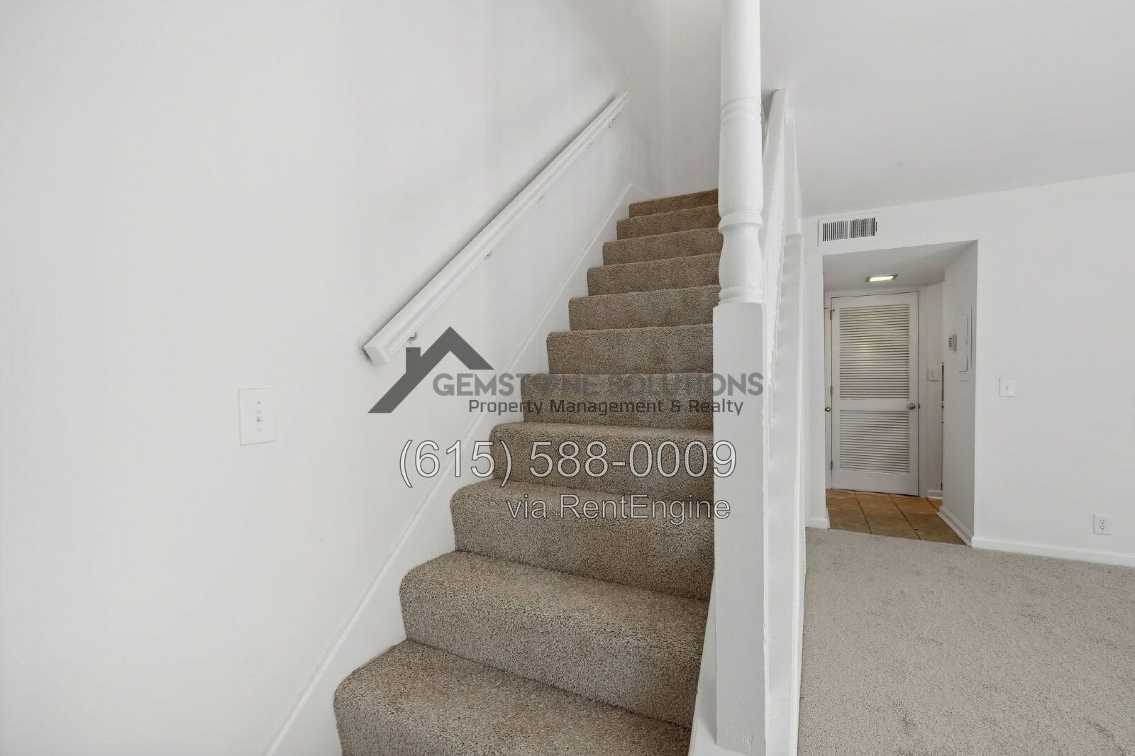 Charming 1 bed 1.5 bath at Laurelwood property image